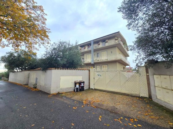 appartamento in vendita a Roma in zona Tor Vergata/Torrenova