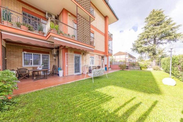 appartamento in vendita a Roma in zona Appio Claudio