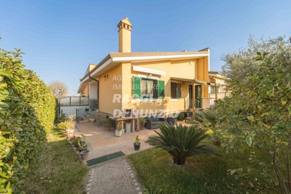 casa indipendente in vendita a Roma in zona Tor Vergata/Torrenova