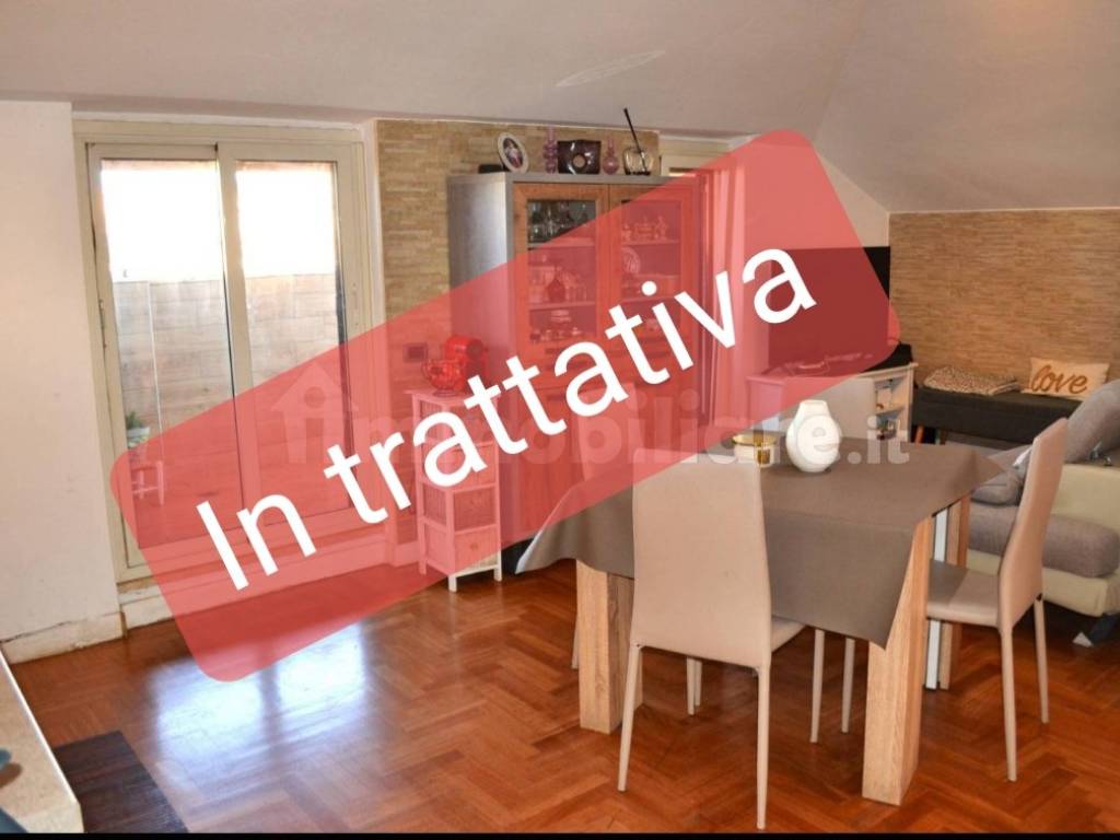 appartamento in vendita a Roma in zona Torre Spaccata