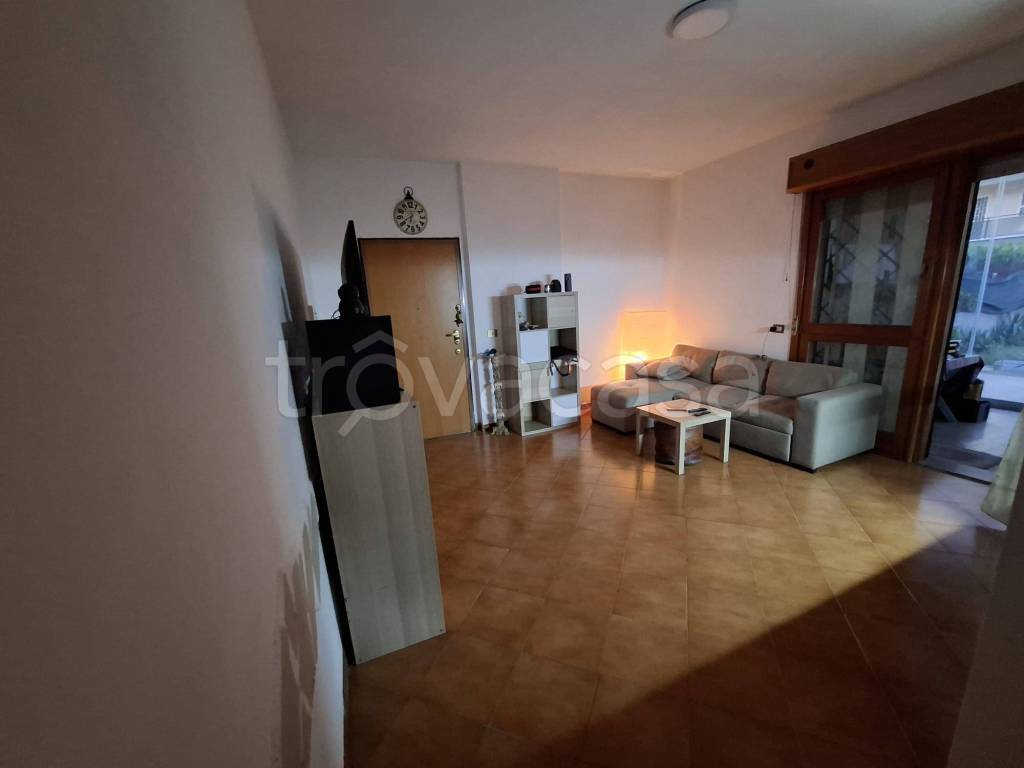 appartamento in vendita a Roma in zona Casal Morena