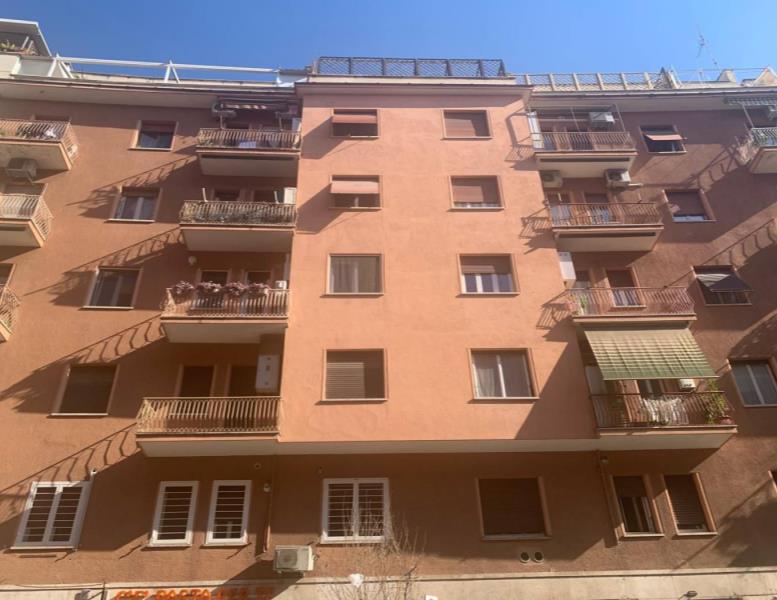 appartamento in vendita a Roma in zona Tuscolano
