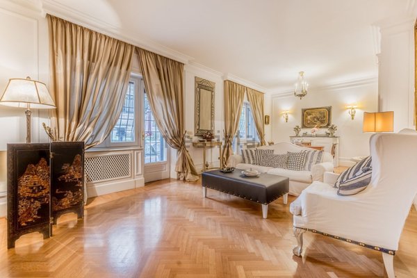 appartamento in vendita a Roma in zona EUR