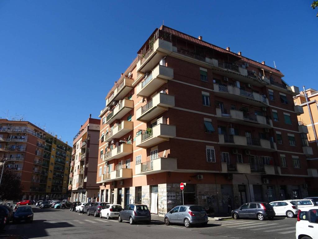 appartamento in vendita a Roma in zona Prenestino-Centocelle