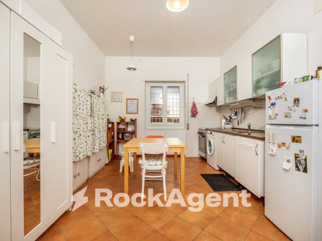 appartamento in vendita a Roma in zona Portuense