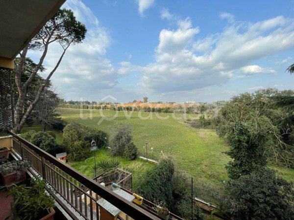 appartamento in vendita a Roma in zona Tomba di Nerone