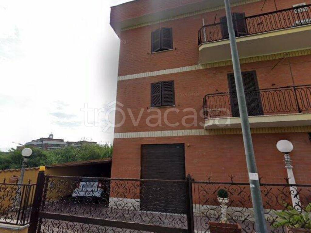 appartamento in vendita a Roma in zona Borghesiana