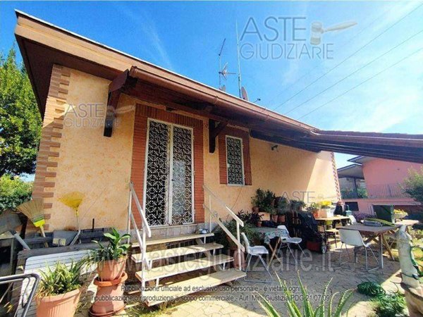 casa indipendente in vendita a Roma in zona Castelverde