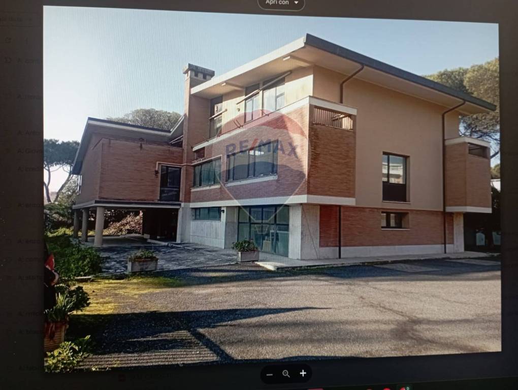 casa indipendente in vendita a Roma in zona Corviale