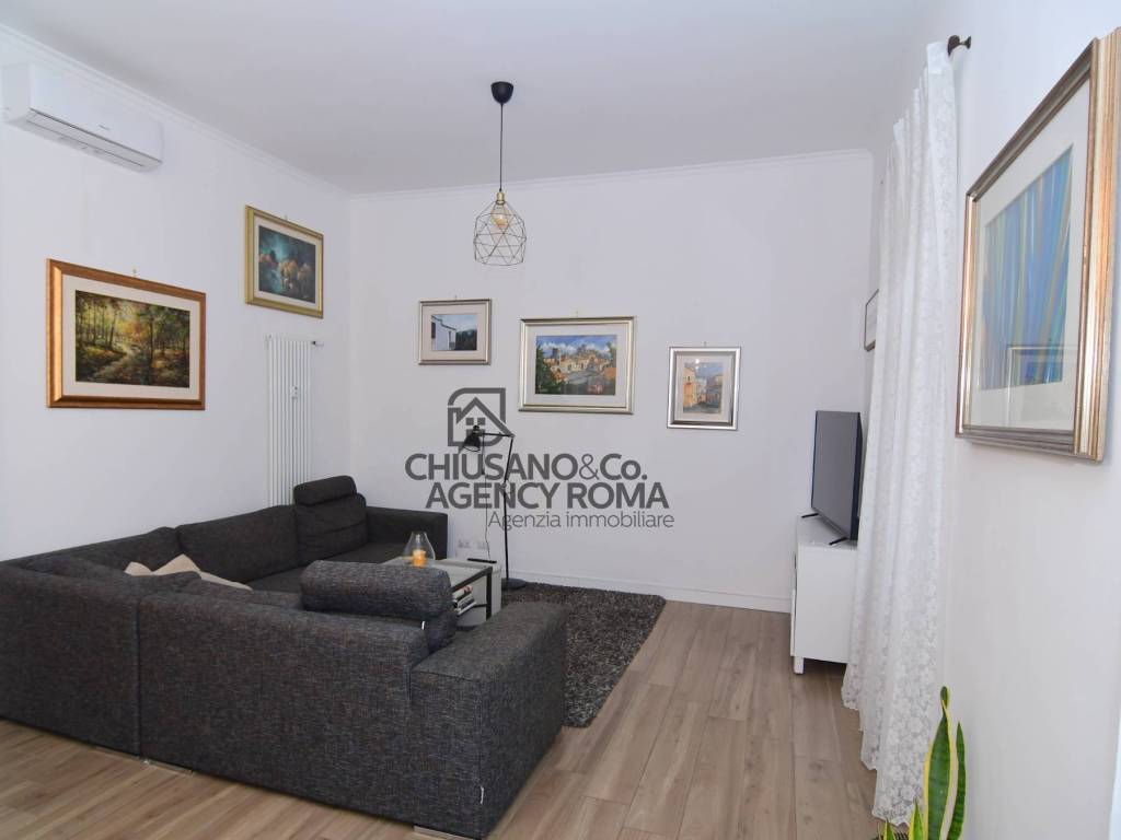 appartamento in vendita a Roma in zona Appio Latino