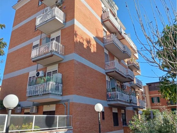 appartamento in vendita a Roma in zona Portuense