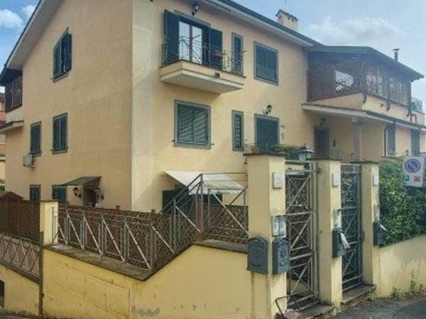 appartamento in vendita a Roma in zona Valle Muricana