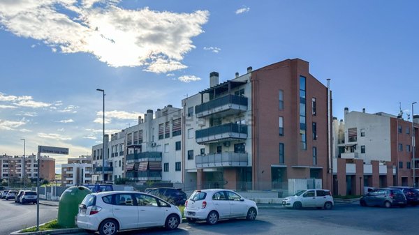 appartamento in vendita a Roma in zona Ponte di Nona