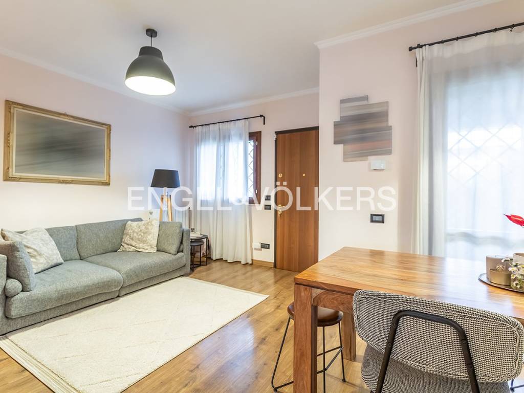 casa indipendente in vendita a Roma in zona Infernetto