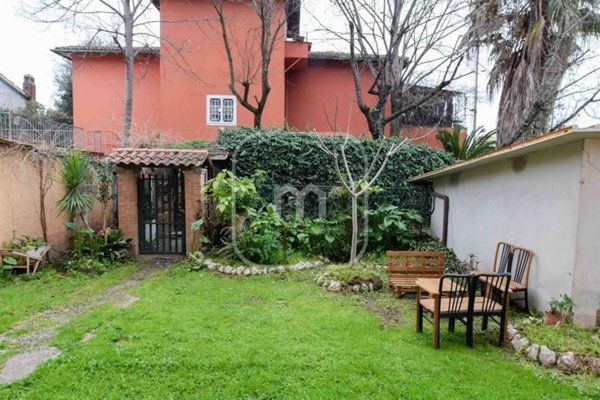 appartamento in vendita a Roma in zona Sette Bagni