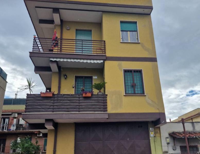appartamento in vendita a Roma in zona Torre Angela