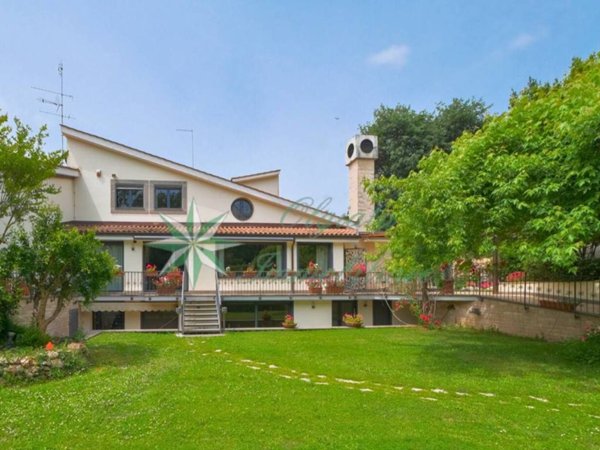 casa indipendente in vendita a Roma in zona Olgiata