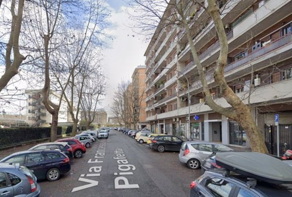 appartamento in vendita a Roma in zona Ostiense