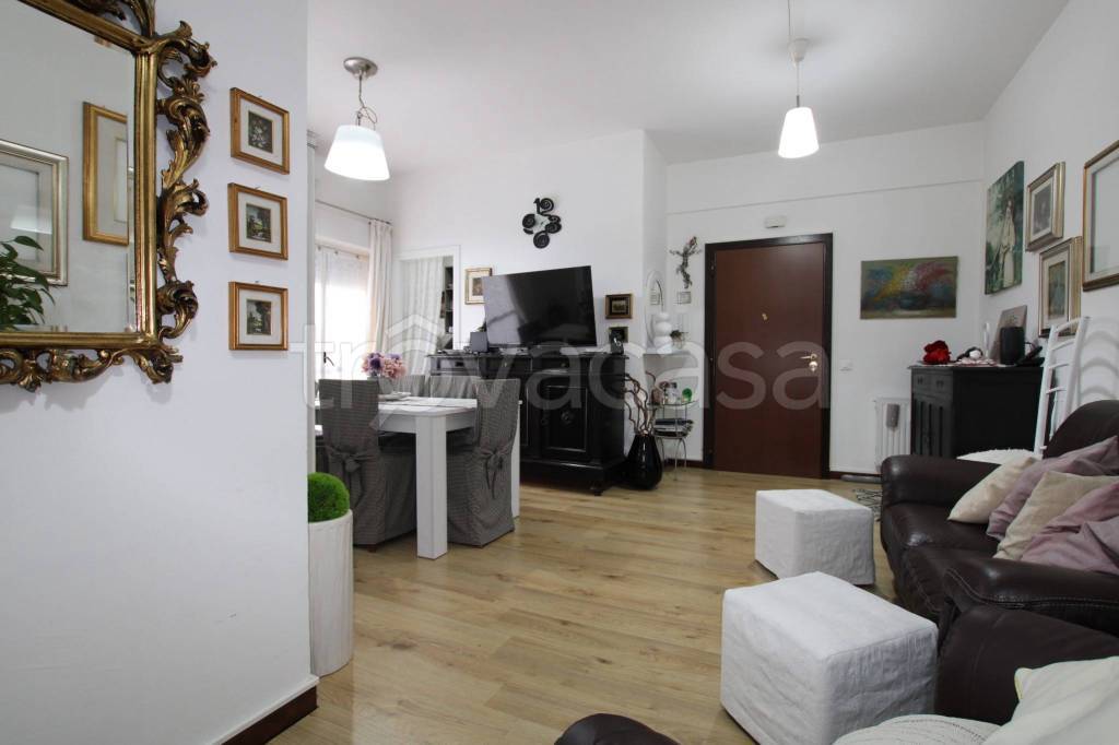 appartamento in vendita a Roma in zona Ostia