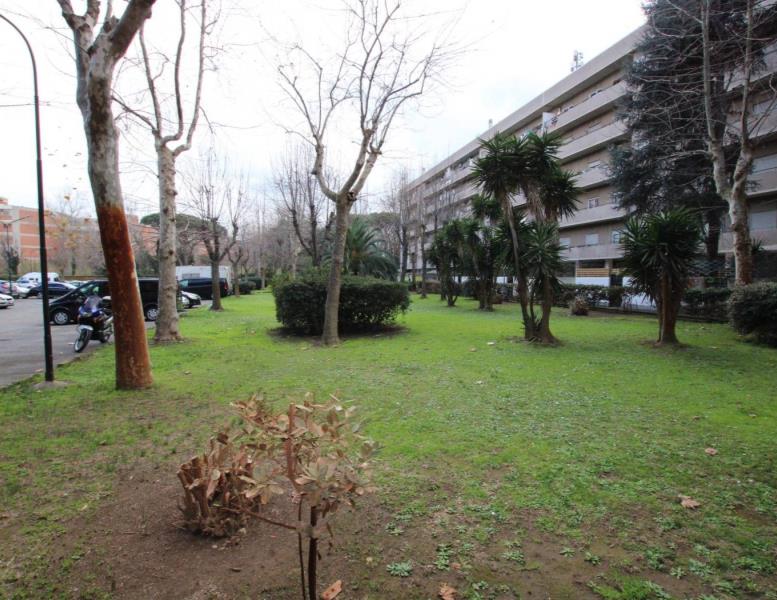 appartamento in vendita a Roma in zona Ostia