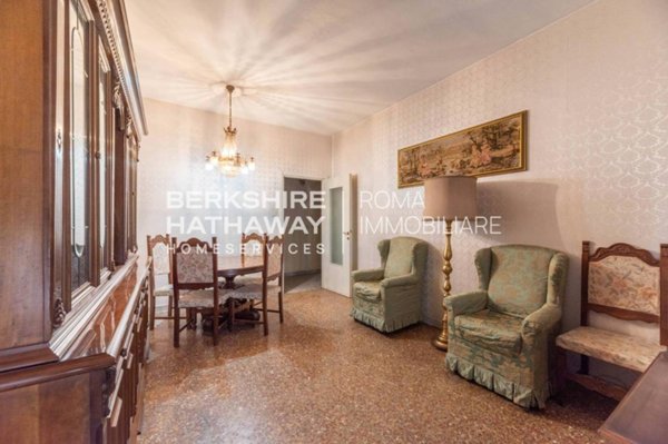 appartamento in vendita a Roma in zona Appio Latino
