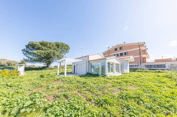 casa indipendente in vendita a Roma in zona Osteria del Curato
