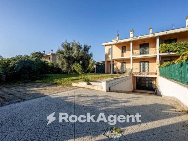 casa indipendente in vendita a Roma in zona Monte Sacro/Talenti