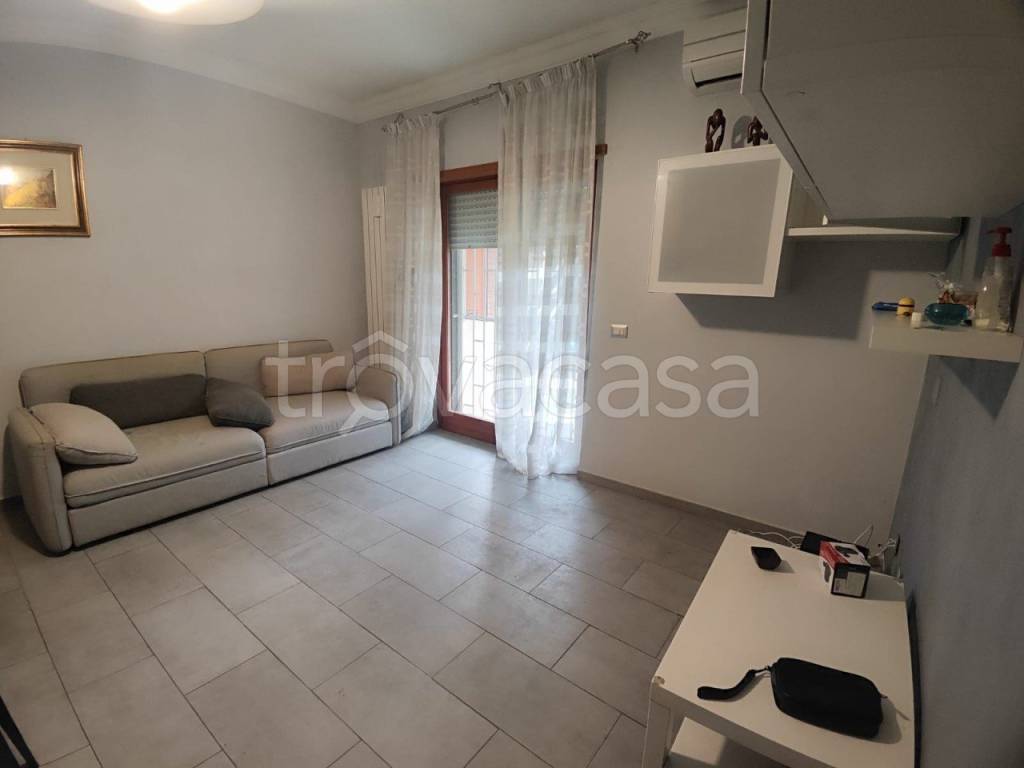 appartamento in vendita a Roma in zona Pantan Monastero