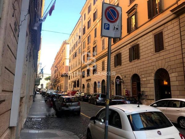 locale commerciale in vendita a Roma in zona Rione Monti/Campitelli