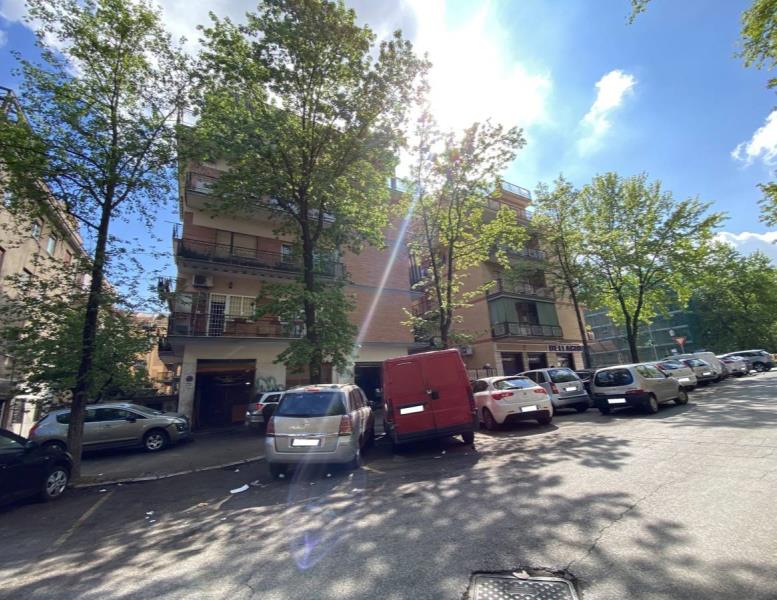 locale commerciale in vendita a Roma in zona Prenestino-Centocelle