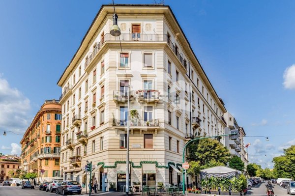 locale commerciale in vendita a Roma in zona Della Vittoria