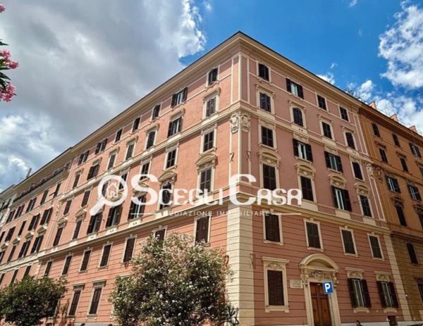 casa semindipendente in vendita a Roma in zona Rione Monti/Campitelli