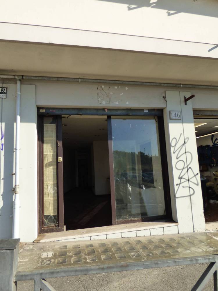 negozio in vendita a Roma in zona Ostiense