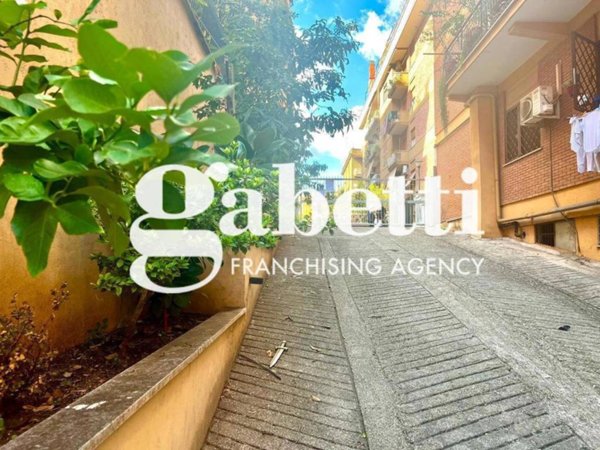 appartamento in vendita a Roma in zona Prenestino-Centocelle