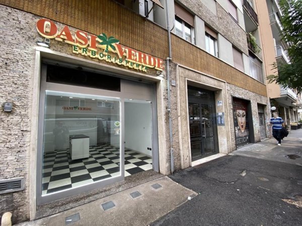 negozio in vendita a Roma in zona Don Bosco
