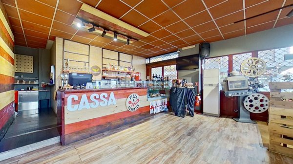 negozio in vendita a Roma in zona Collatino