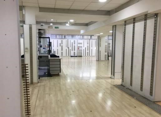 negozio in vendita a Roma in zona Ostia