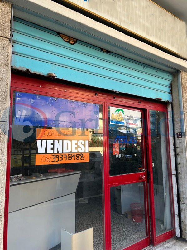 locale commerciale in vendita a Roma in zona Aurelio