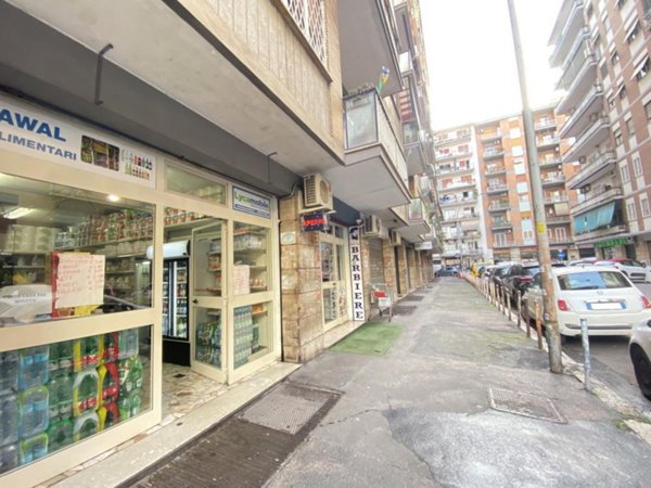 negozio in vendita a Roma in zona Don Bosco