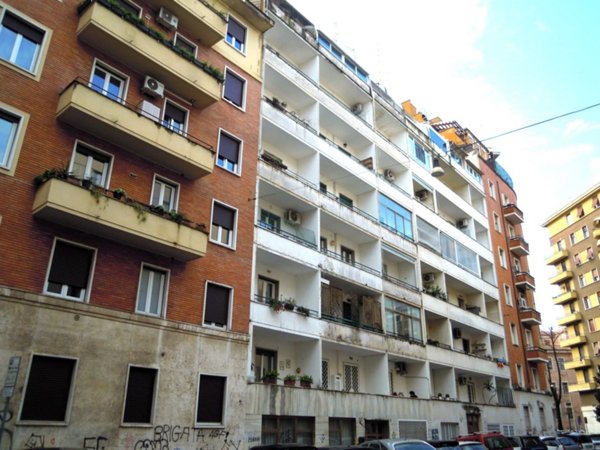 locale commerciale in vendita a Roma in zona Collatino