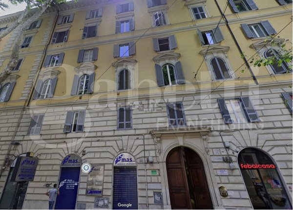 locale commerciale in vendita a Roma in zona Salario