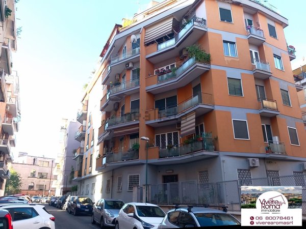 appartamento in vendita a Roma in zona Ardeatino