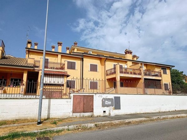 appartamento in vendita a Roma in zona Prenestino-Labicano