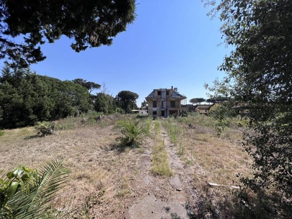 terreno agricolo in vendita a Roma in zona Infernetto