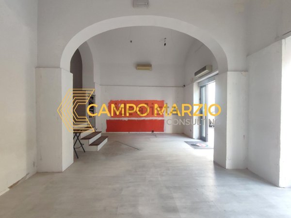 locale commerciale in vendita a Roma in zona Campo Marzio