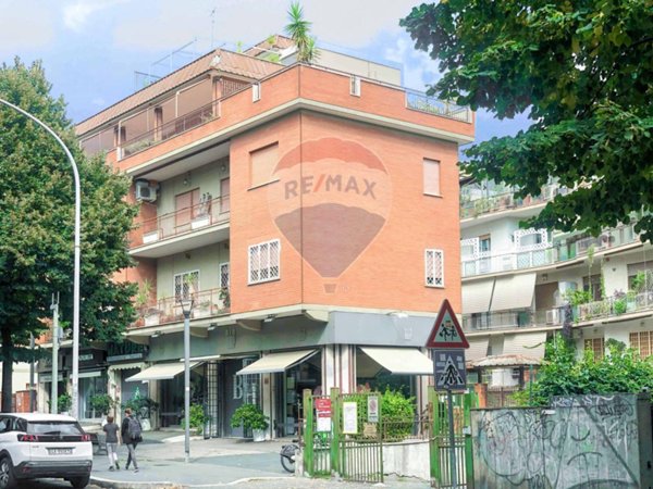 appartamento in vendita a Roma in zona Gianicolense