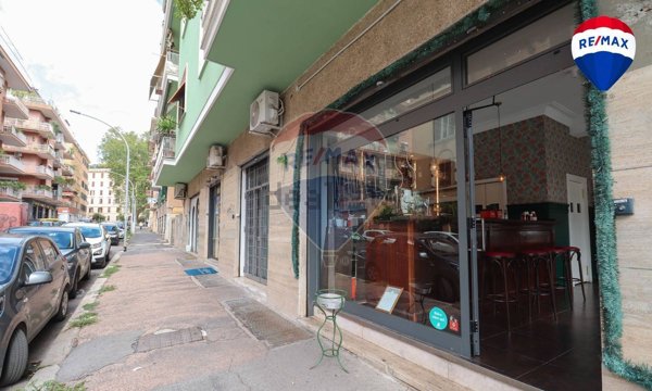 negozio in vendita a Roma in zona Appio Latino