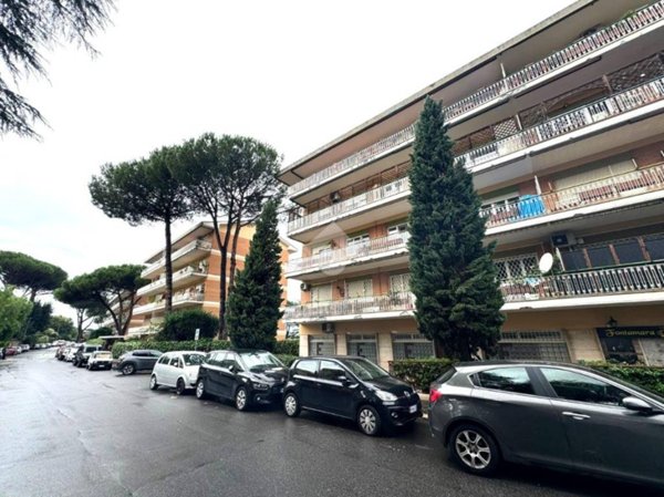 negozio in vendita a Roma in zona Portuense
