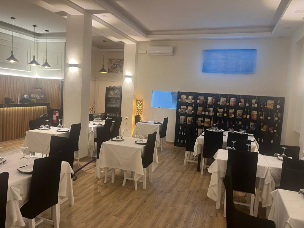 negozio in vendita a Roma in zona Borghesiana