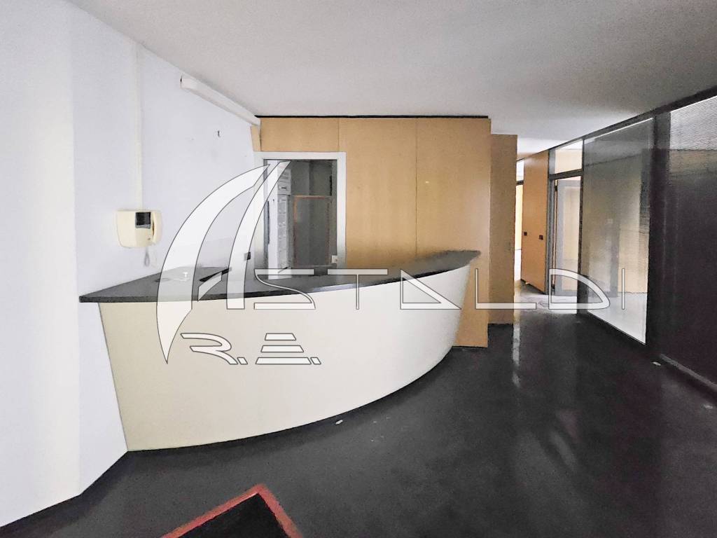 ufficio in vendita a Roma in zona Testaccio